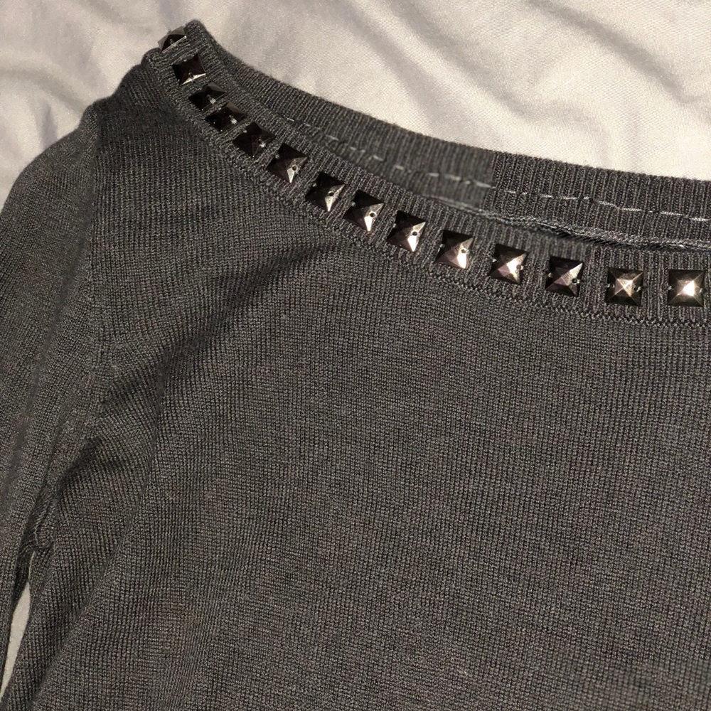Express Sweater - Picture 2 of 3